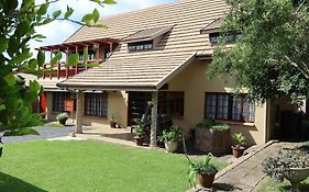 Oak House, Entire Holiday Home, Self Catering, Fully Equipped, Double Storey, 3 Bedroom, 2 Bathroom, Outside Entertainment, Braai Area, 300Sqm Home